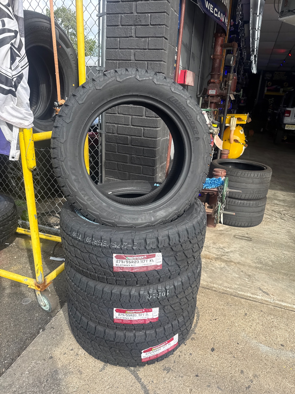 Landspider WildTraxx A/T P275/55R20 117T