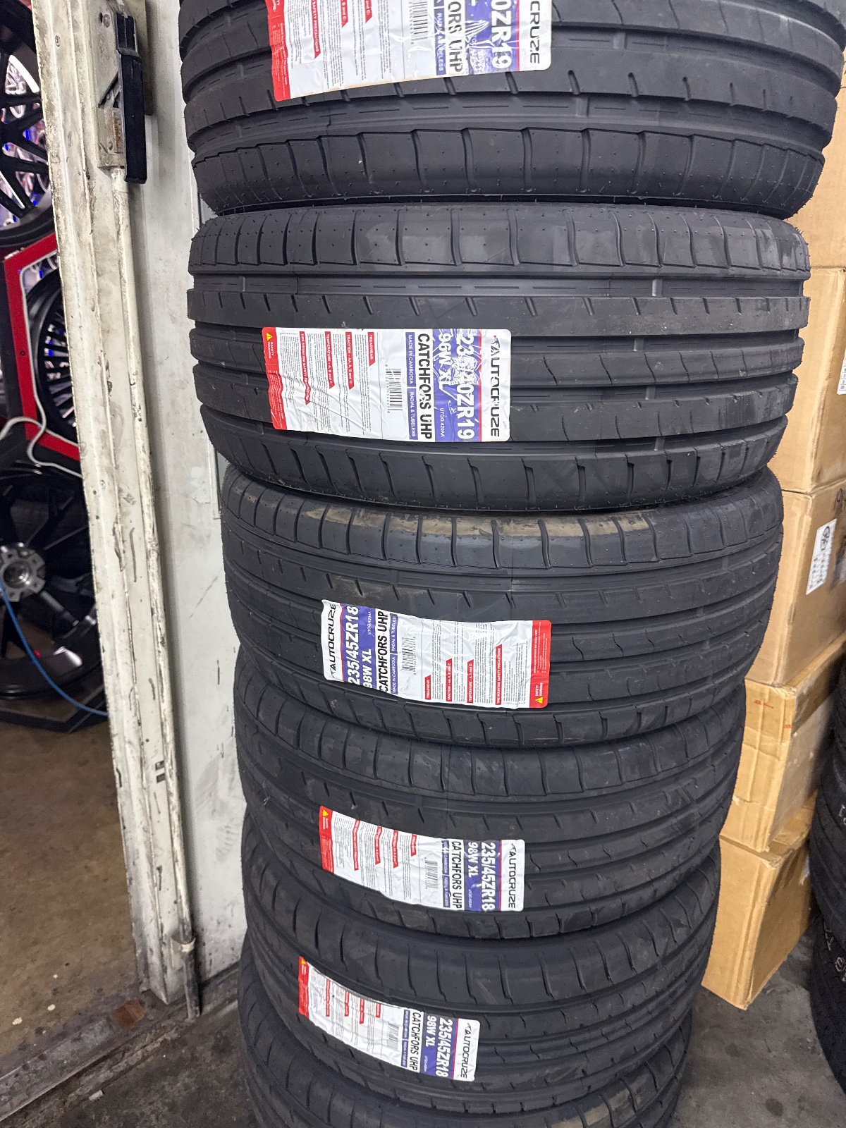 Autocruze Catchfors 235/40R19 96W