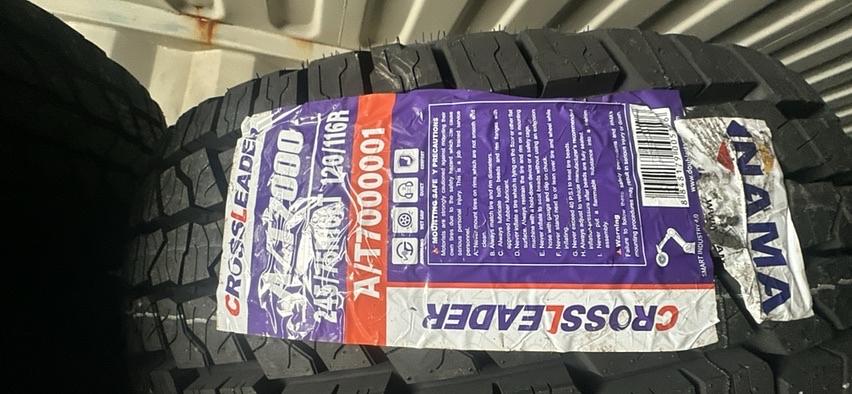 Crossleader  LT245/75R16