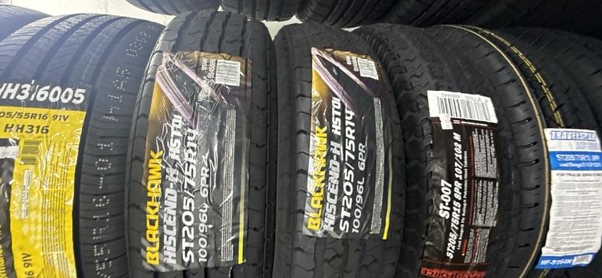 Blackhawk street ST205/75R14